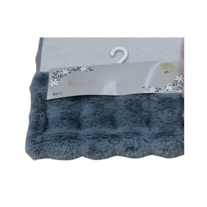 Alfombra Relieve Gris 80cm x 50cm....